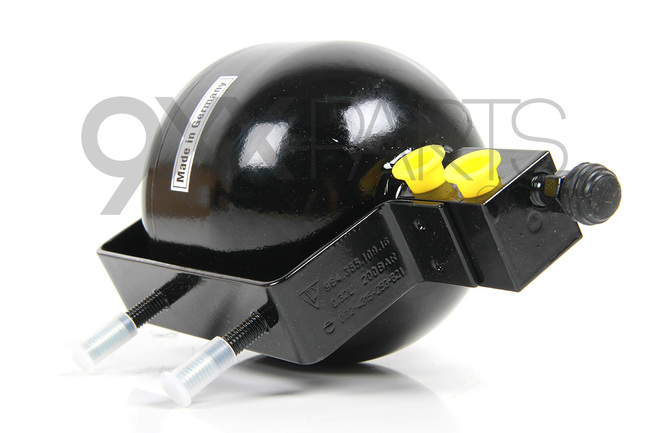 Pressure accumulator